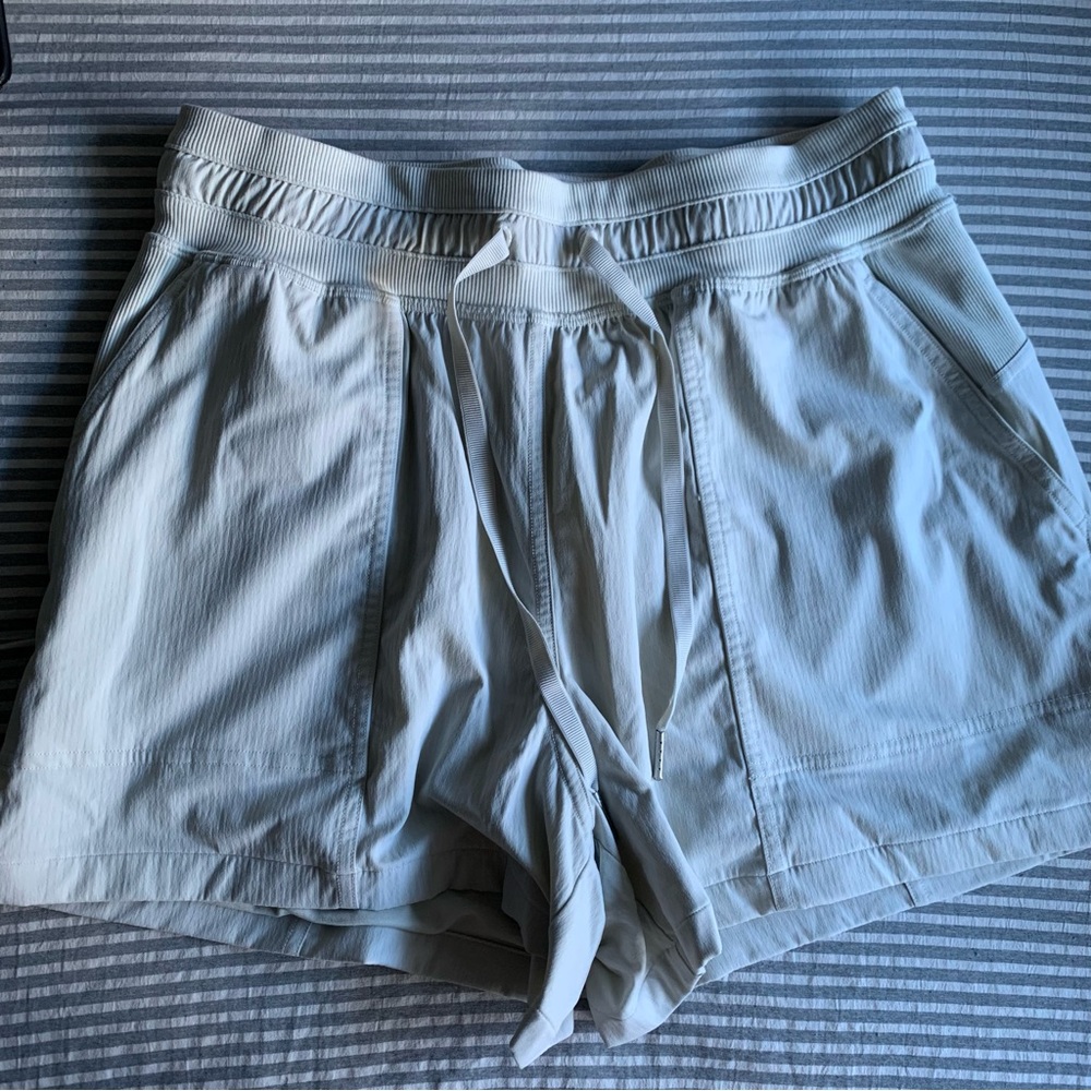 Lululemon dance studio high rise shorts 6 bone
